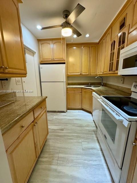 3105 Oakland Shores Dr J202, Oakland Park, Miami-Dade County, Florida - 2 Bedrooms  
2 Bathrooms - 