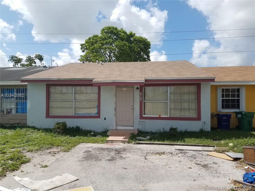 LARGE 3 BEDROOM 2 BATH UPDATED VILLA IN DEL PRADO OF MIAMI GARDENS.  HIGH CEILING, BRIGHT WITH WASHER DRYER HOOK UP.  NEWER KITCHEN CABINETS, NEW AC AND NEW ROOF.   SPACIOUS FENCED YARD, GREAT FOR ENTERTAINING.  CLOSE TO TURNPIKE AND I95.. GREAT LOCATION