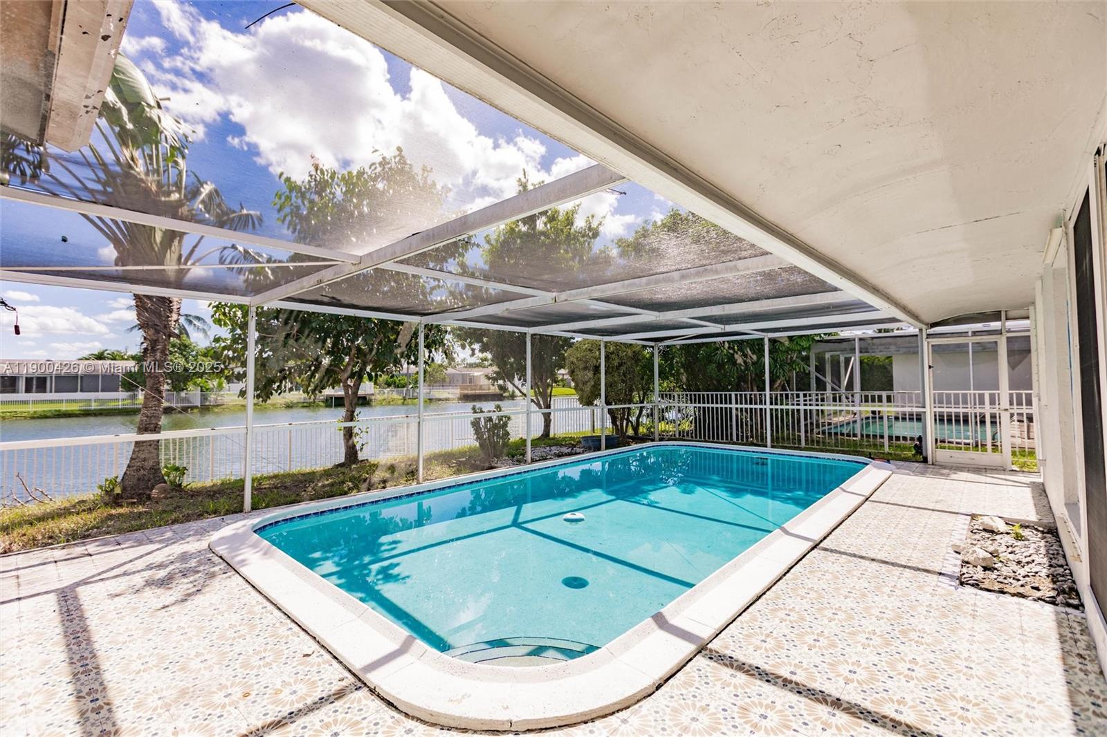 SUNRISE GOLF VILLAGE SEC - Residential Lease