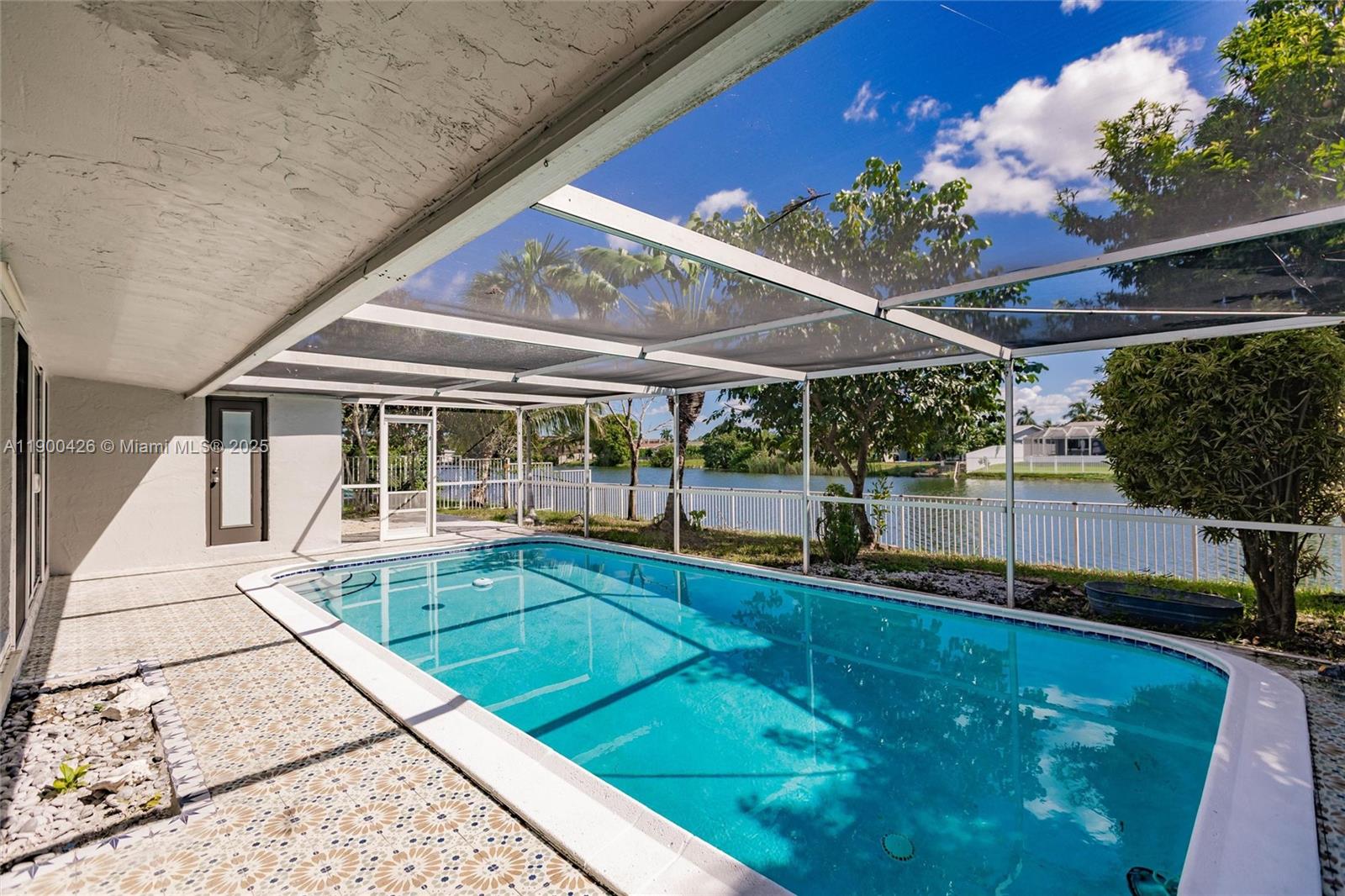 SUNRISE GOLF VILLAGE SEC - Residential Lease