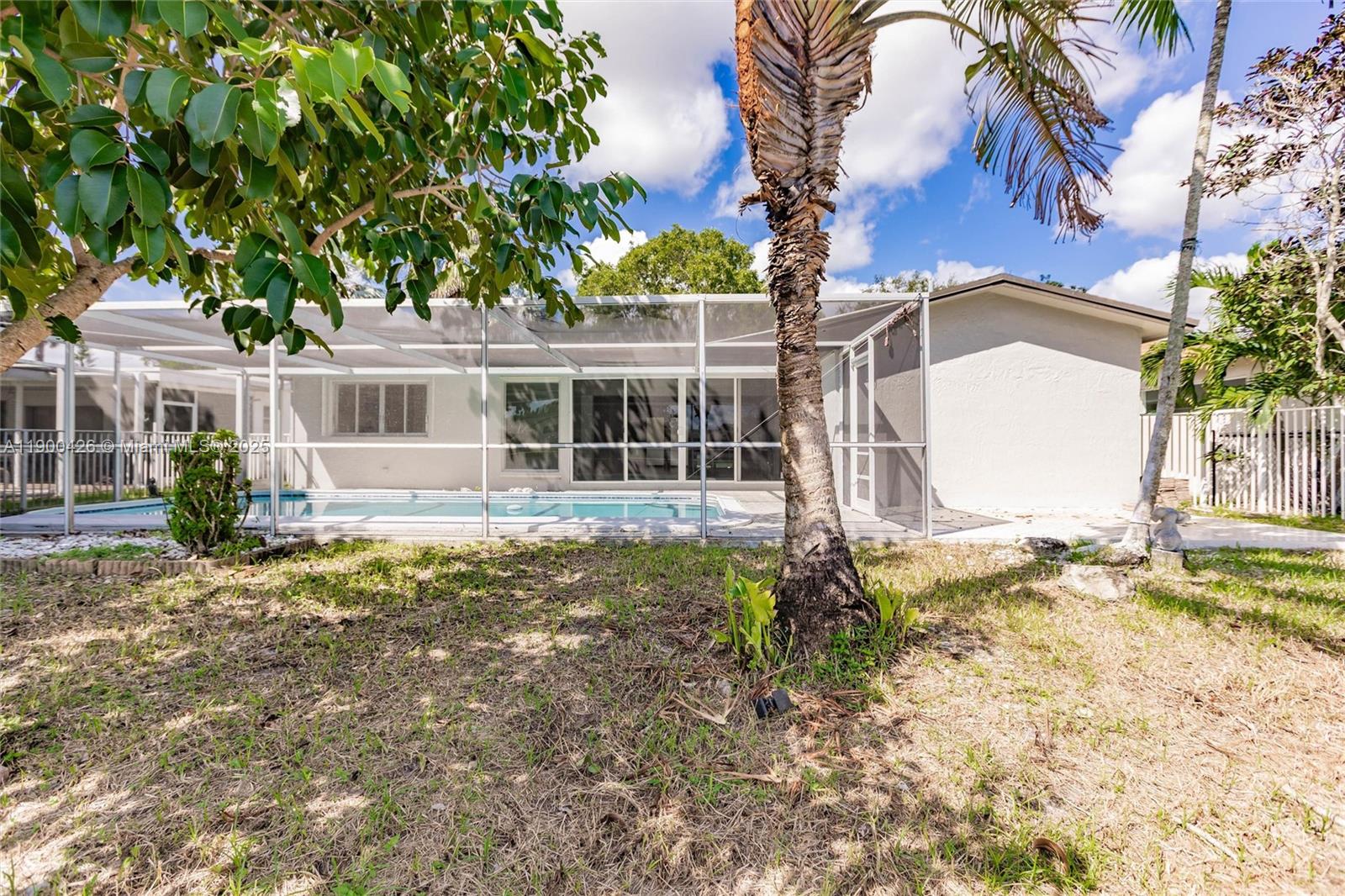 SUNRISE GOLF VILLAGE SEC - Residential Lease