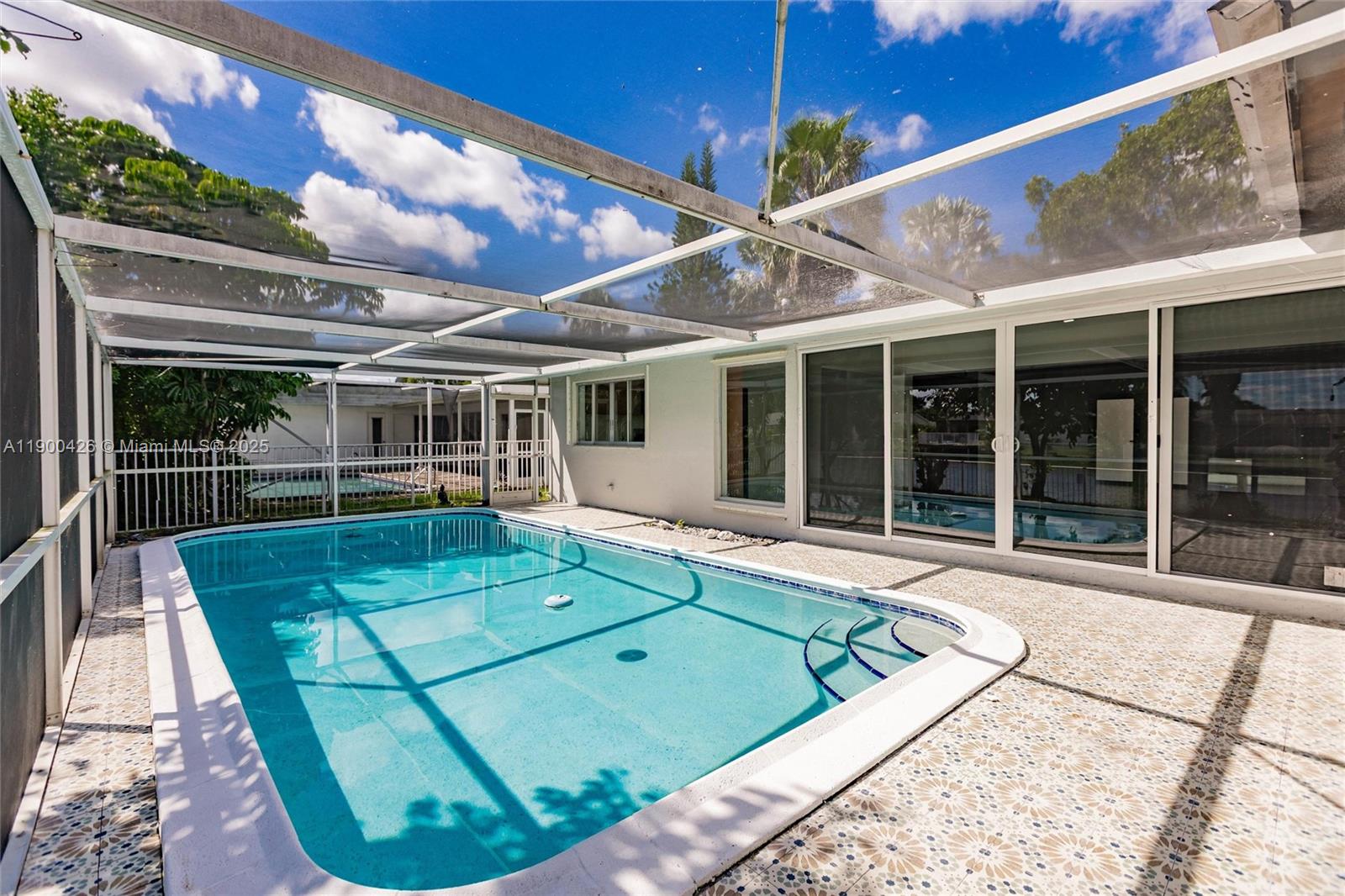 SUNRISE GOLF VILLAGE SEC - Residential Lease