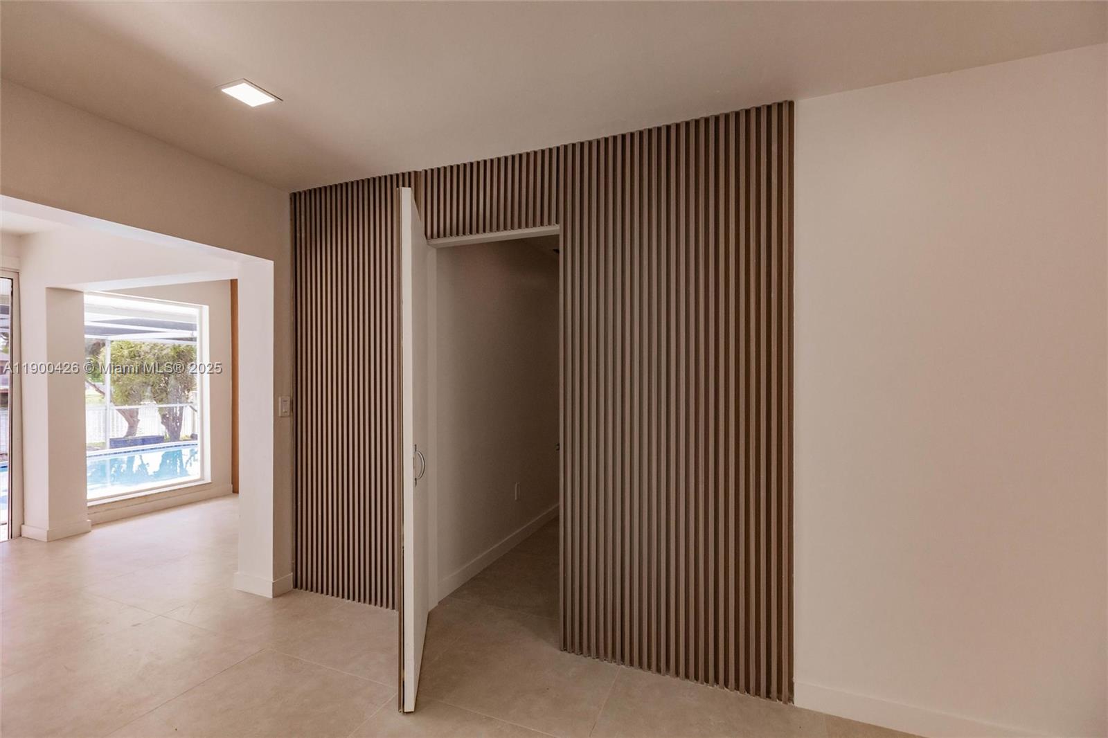 SUNRISE GOLF VILLAGE SEC - Residential Lease