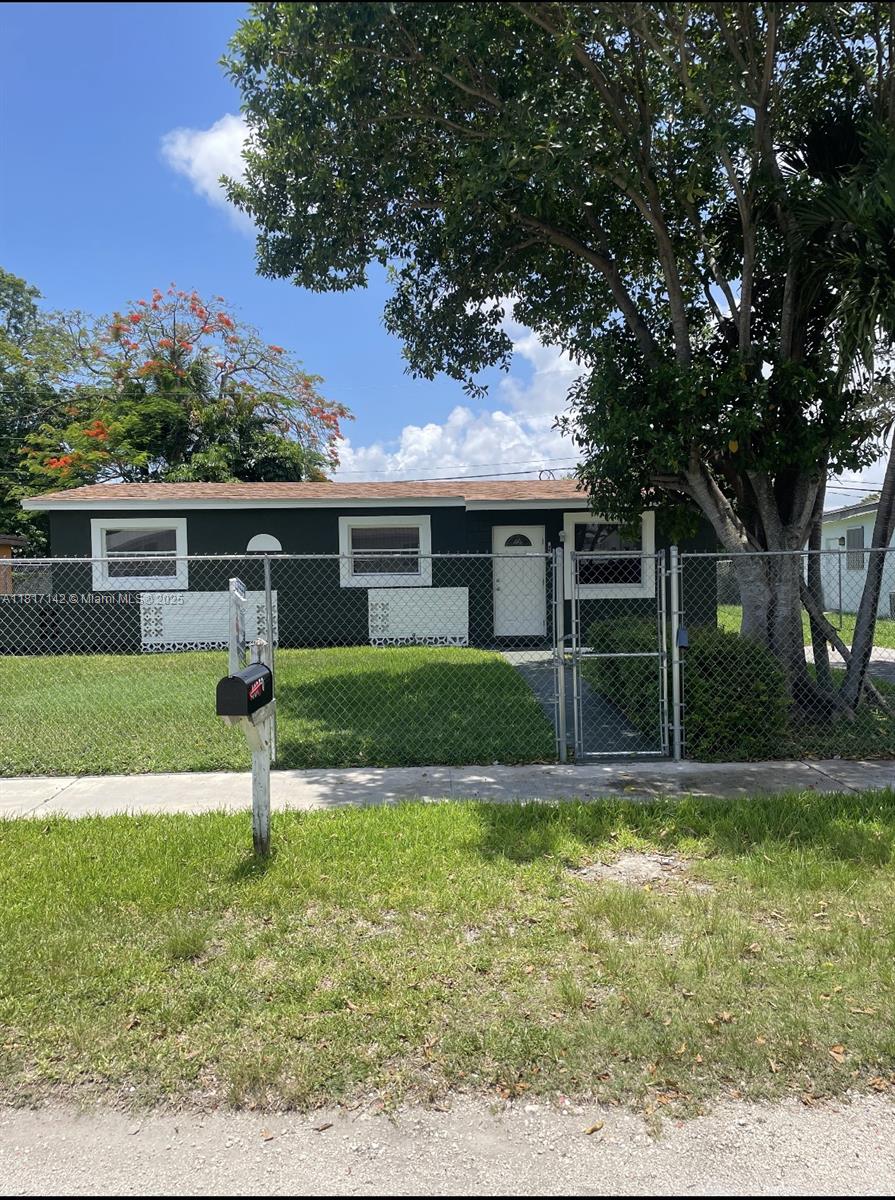 Rental Property at 10850 Sw 221st St, Miami, Broward County, Florida - Bedrooms: 3 
Bathrooms: 1  - $2,750 MO.