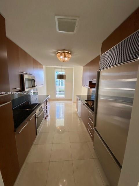 CARBONELL CONDO - Residential Lease