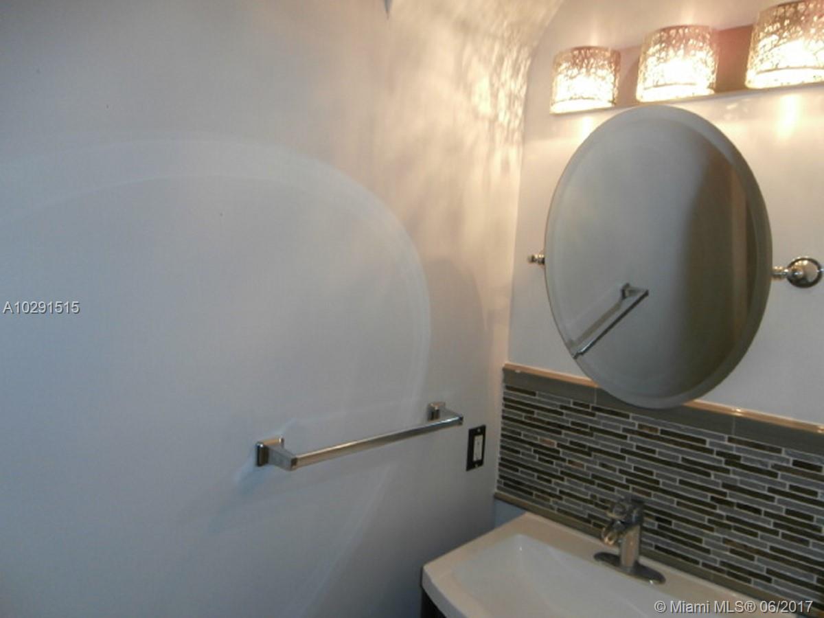 9022 SW 40 TERRACE - Residential Lease