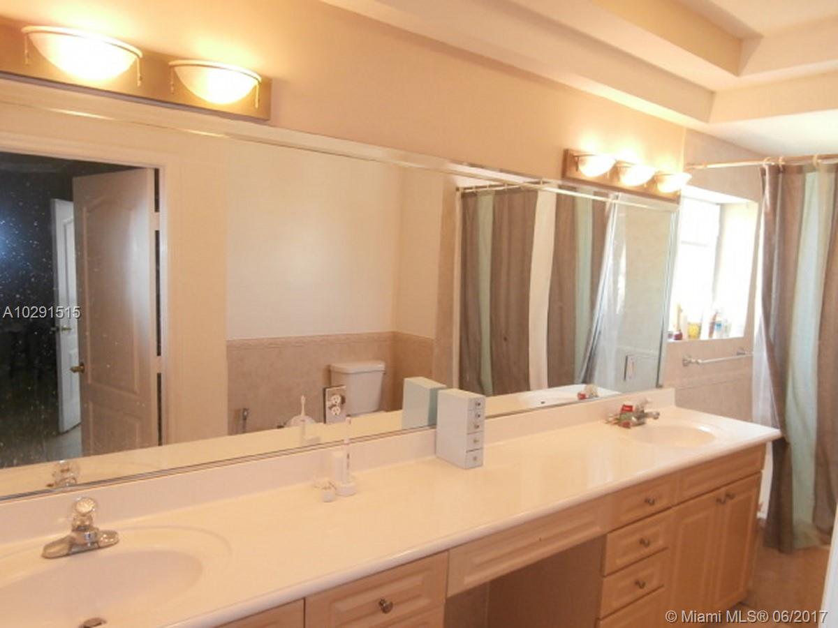 9022 SW 40 TERRACE - Residential Lease