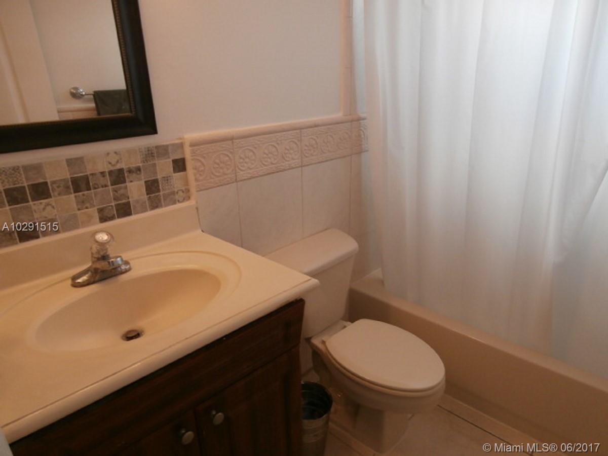 9022 SW 40 TERRACE - Residential Lease