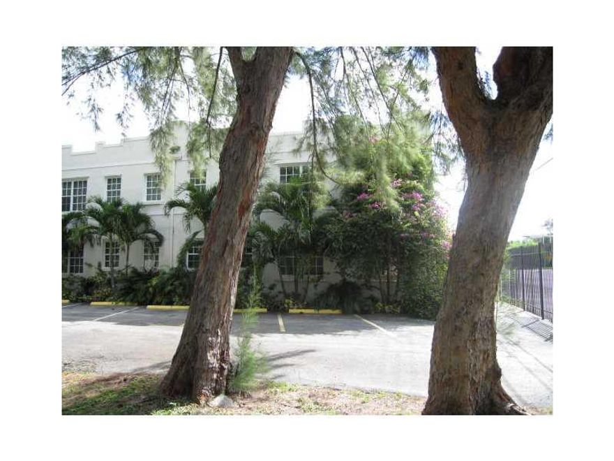 Great Unit with high ceilings, lots of widows for light and a spacious floor plan. Unit is rented and is a great investment opportunity with a low maintenance fee.