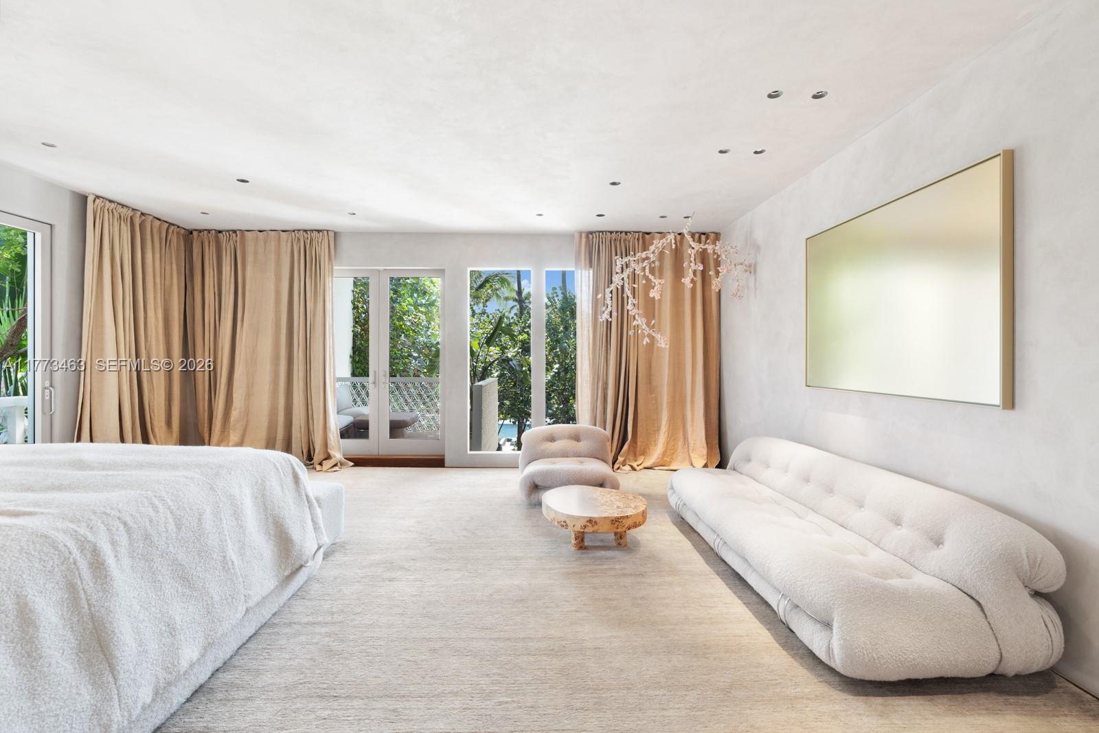 SUNSET ISLANDS-ISLAND NO - Residential