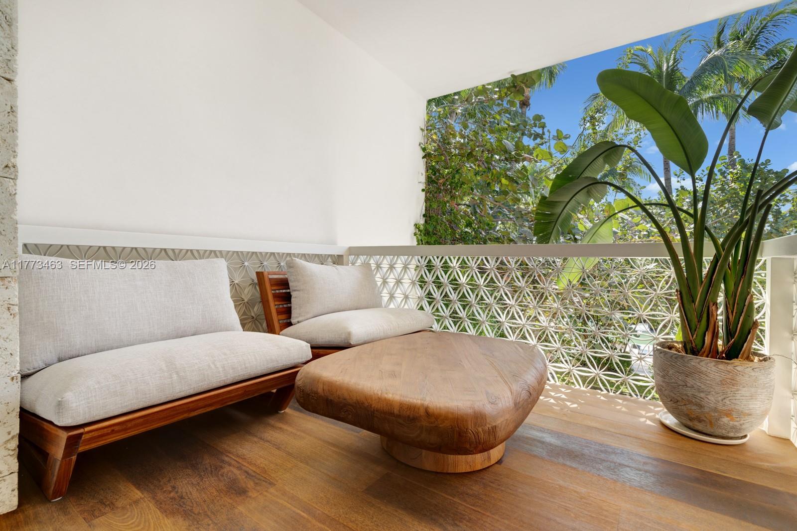 SUNSET ISLANDS-ISLAND NO - Residential