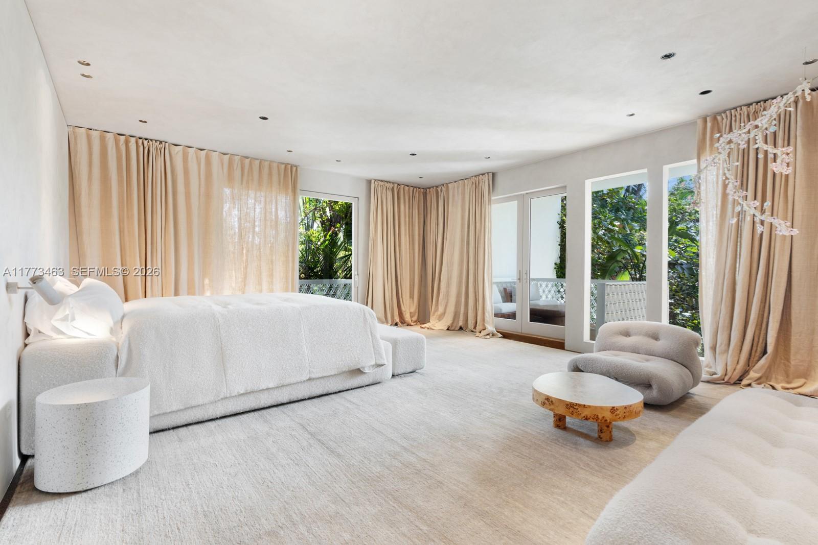 SUNSET ISLANDS-ISLAND NO - Residential