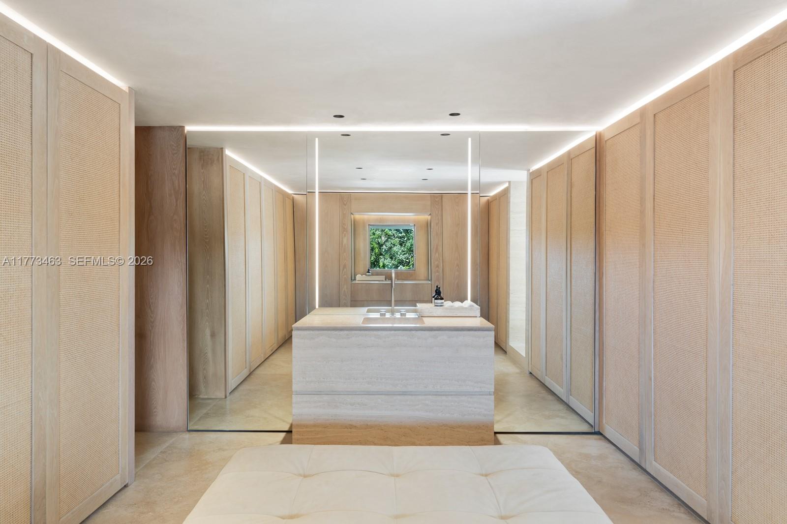 SUNSET ISLANDS-ISLAND NO - Residential