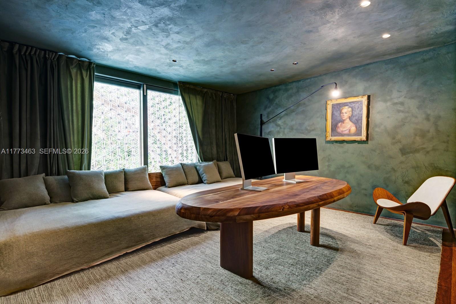 SUNSET ISLANDS-ISLAND NO - Residential