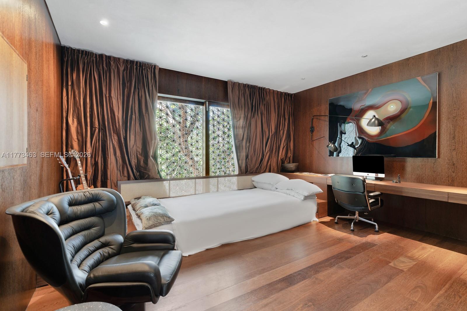 SUNSET ISLANDS-ISLAND NO - Residential