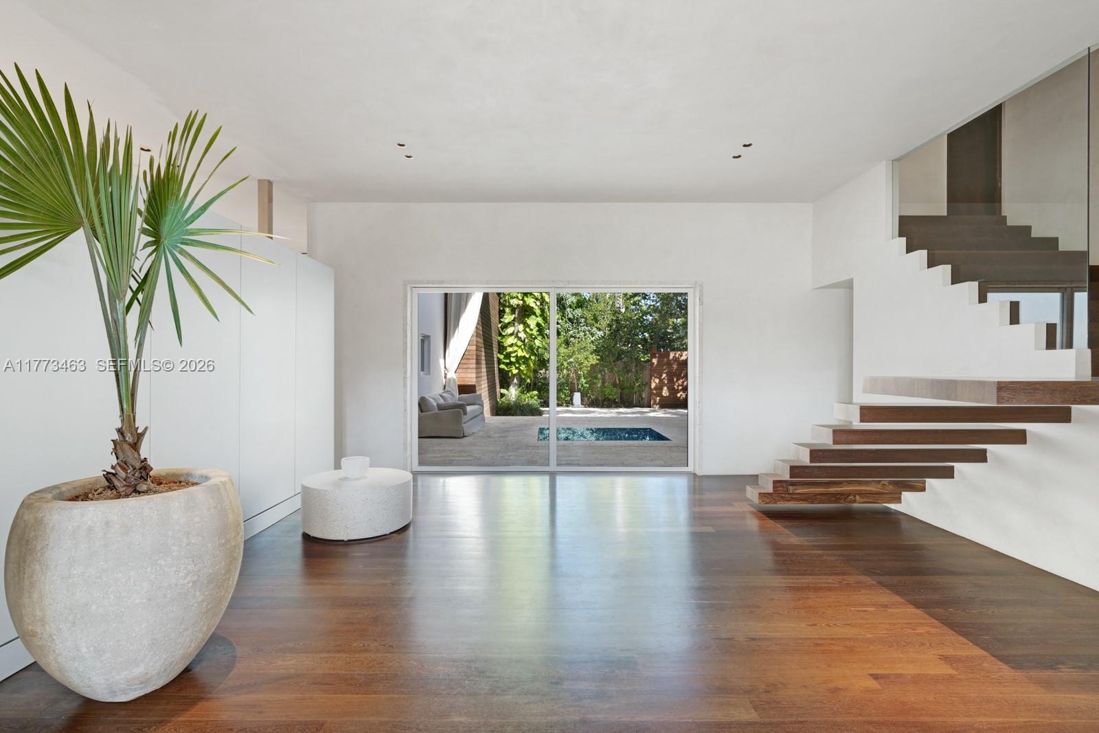 SUNSET ISLANDS-ISLAND NO - Residential