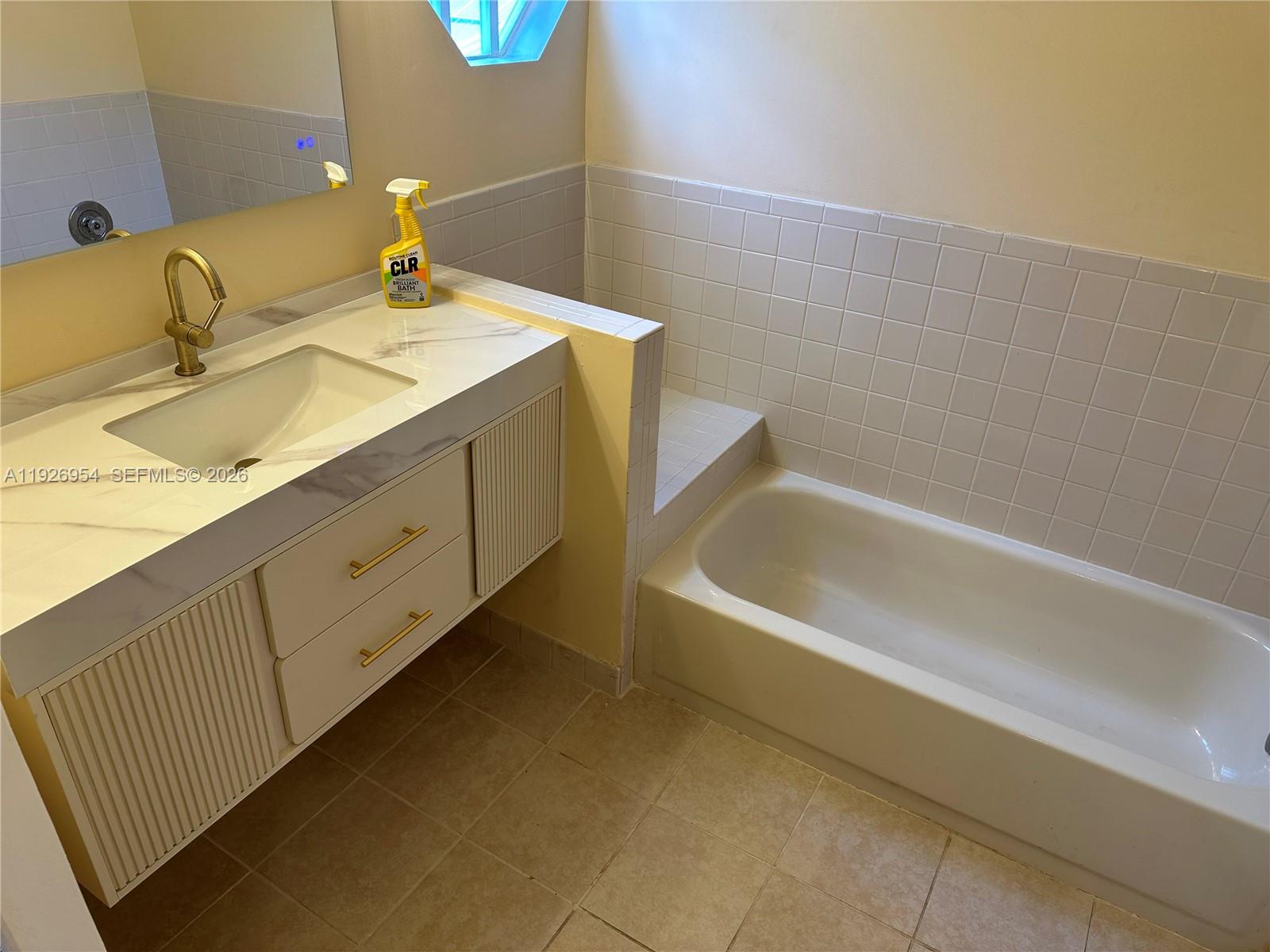 LAKES BY THE BAY SEC 6 - Residential