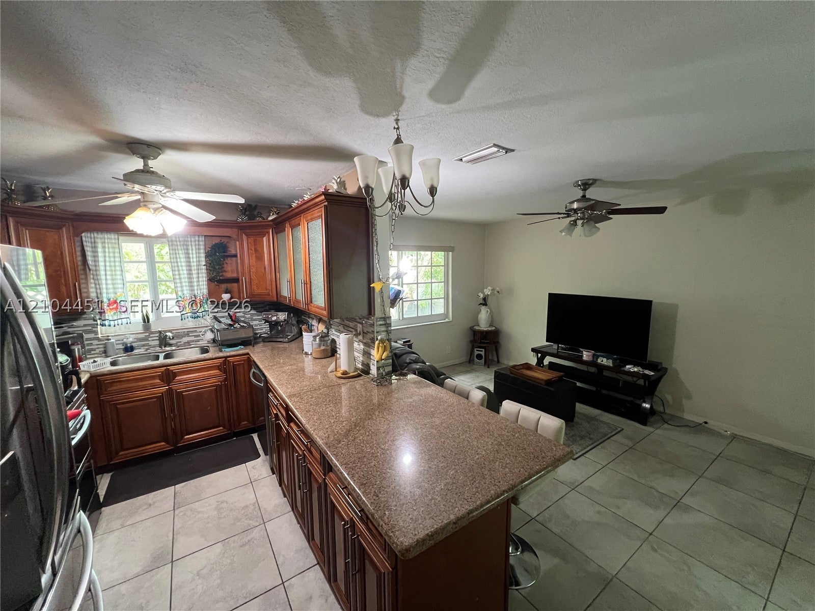 11093 Glenwood Dr