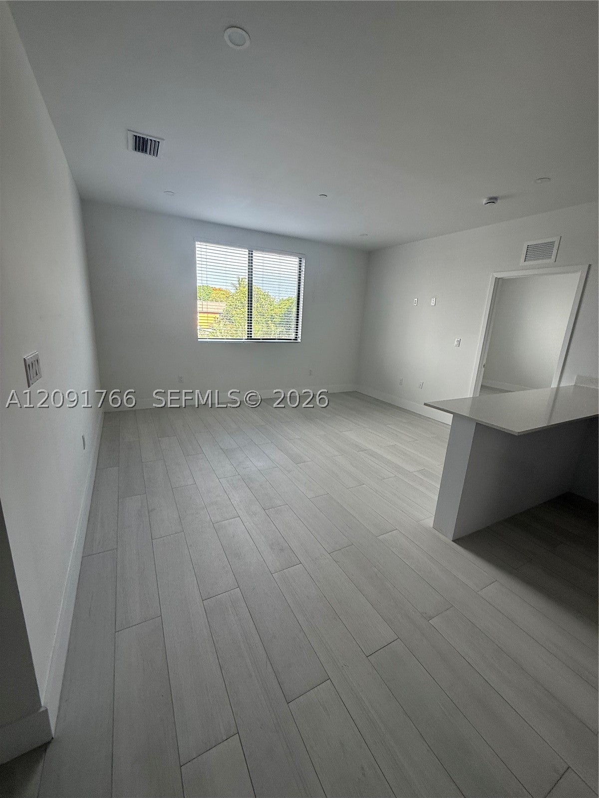 1091 E 17th St 403