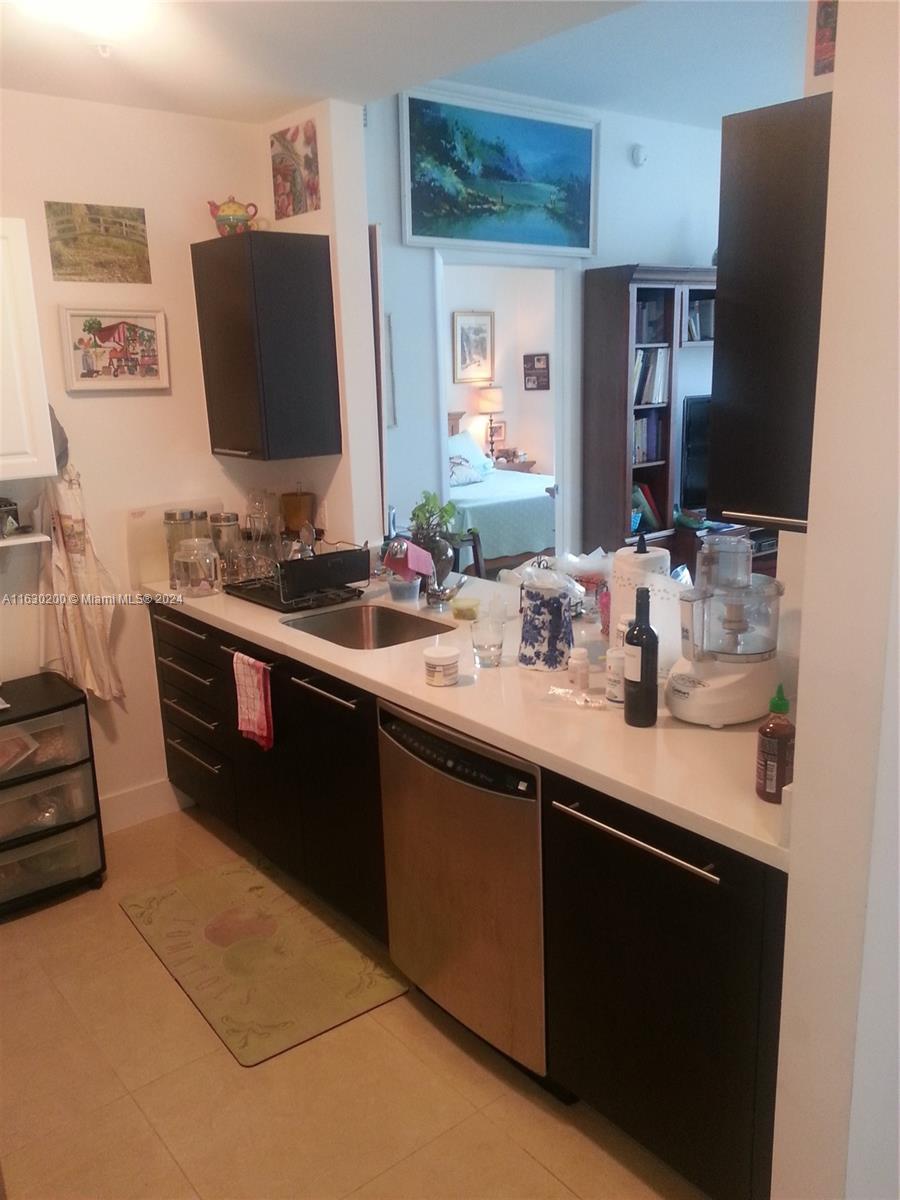 IVY CONDO - Residential Lease