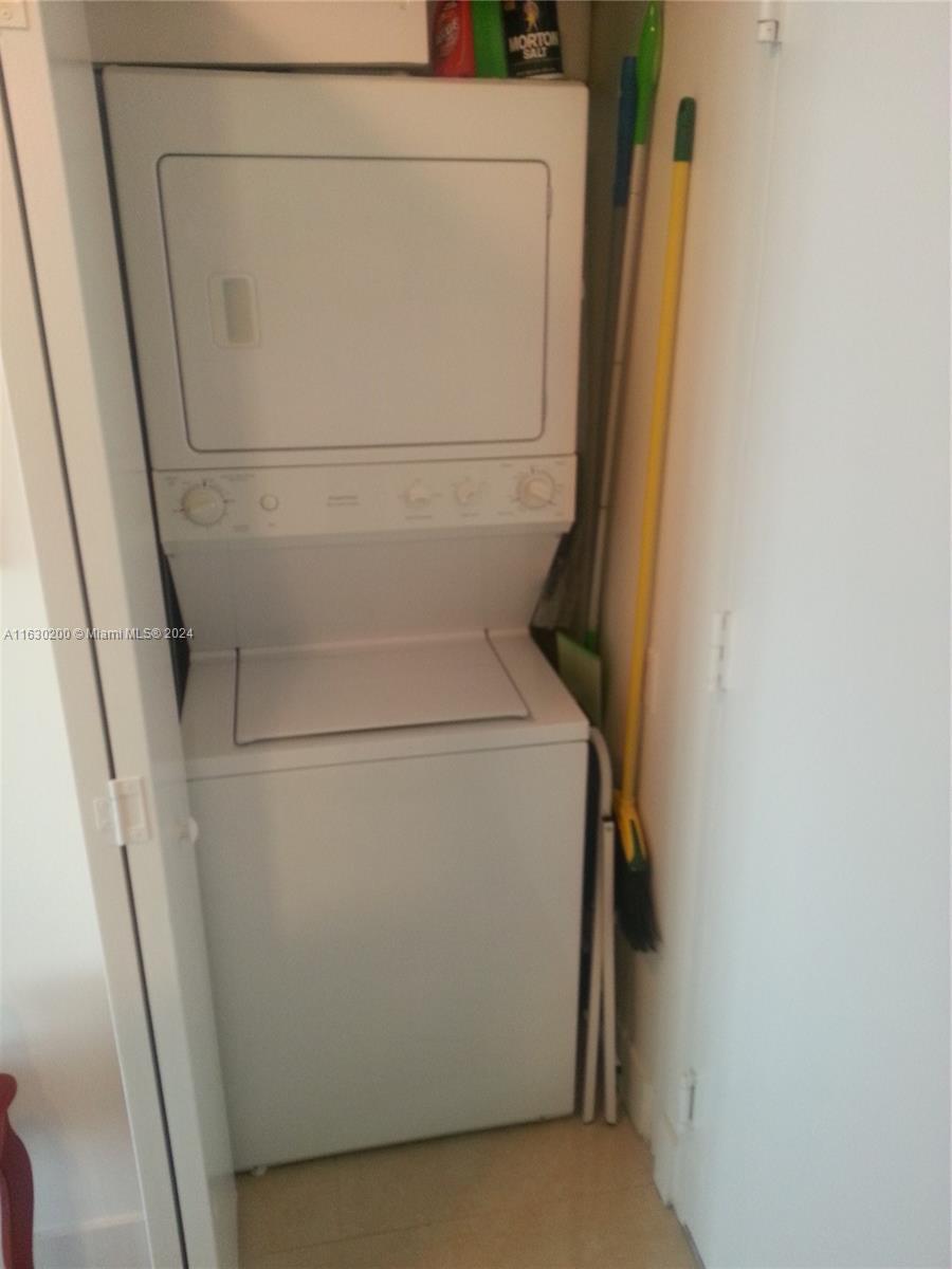 IVY CONDO - Residential Lease