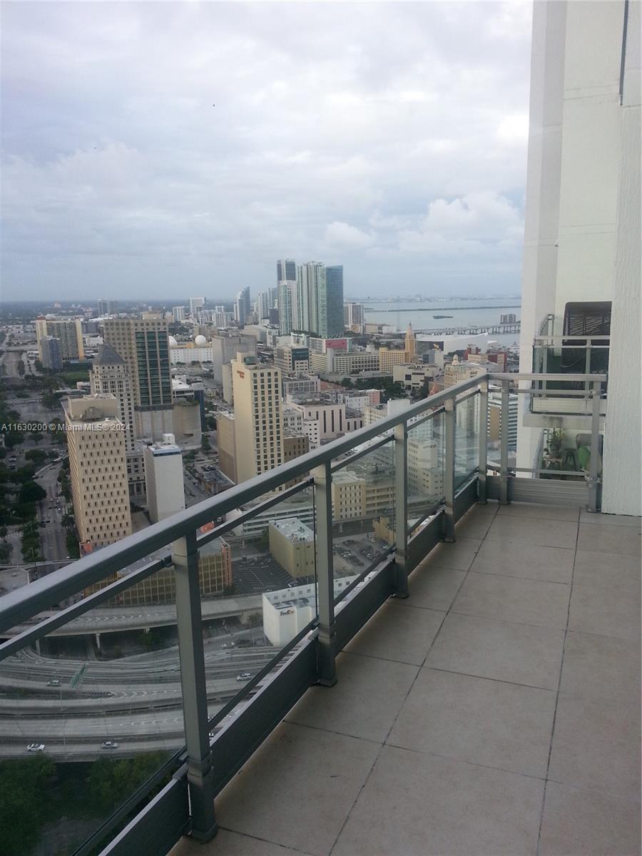 IVY CONDO - Residential Lease