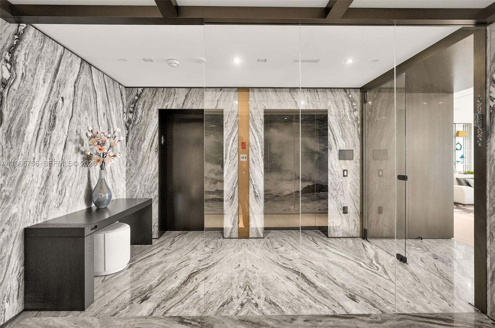 BELLA VISTA MID RISE NORT - Residential