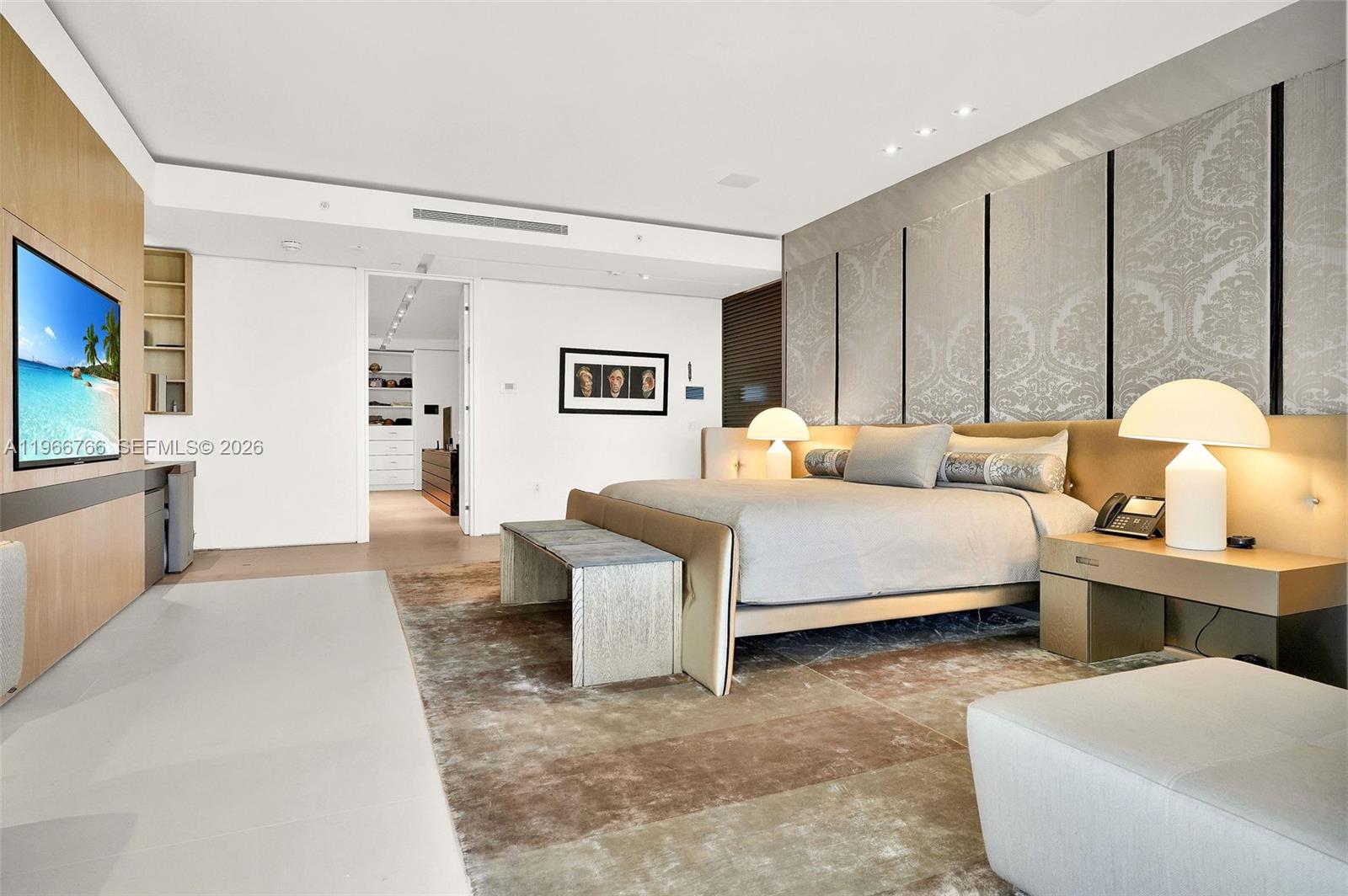 BELLA VISTA MID RISE NORT - Residential