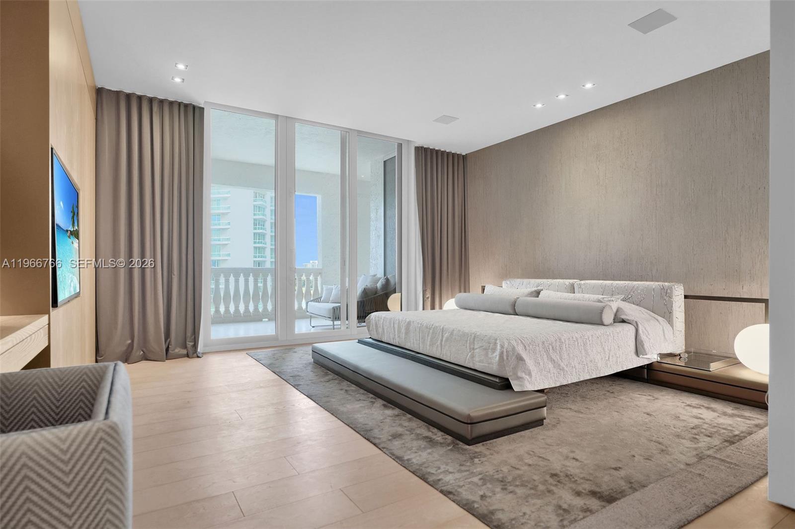 BELLA VISTA MID RISE NORT - Residential