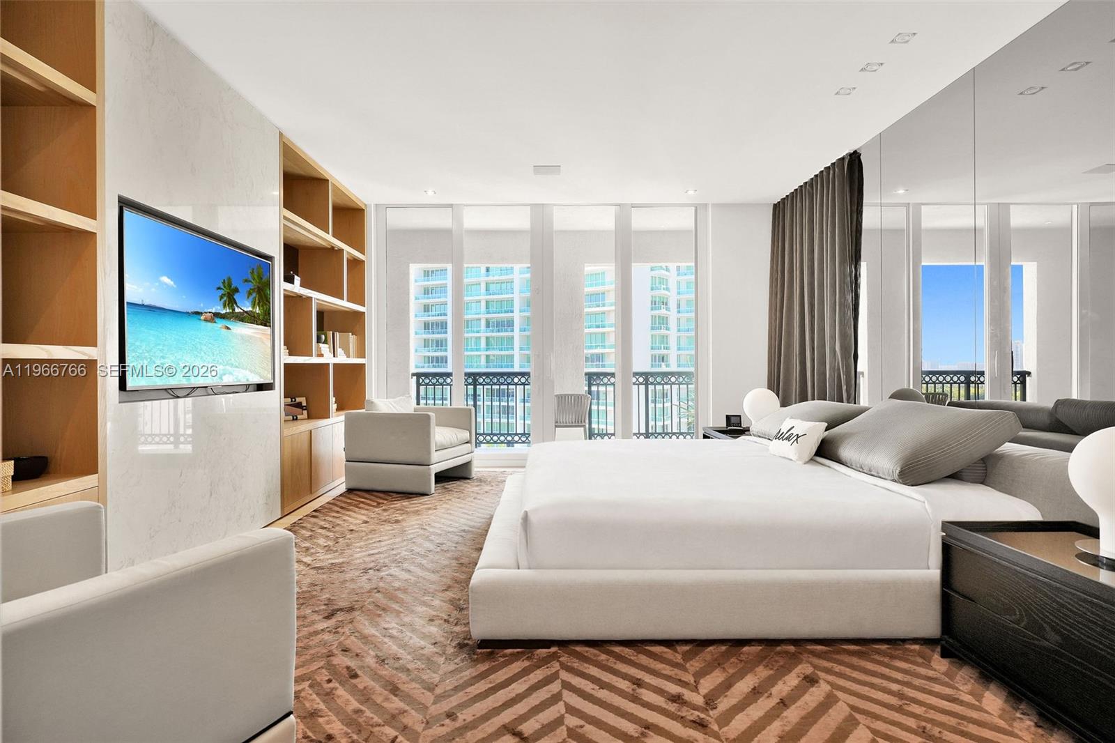 BELLA VISTA MID RISE NORT - Residential