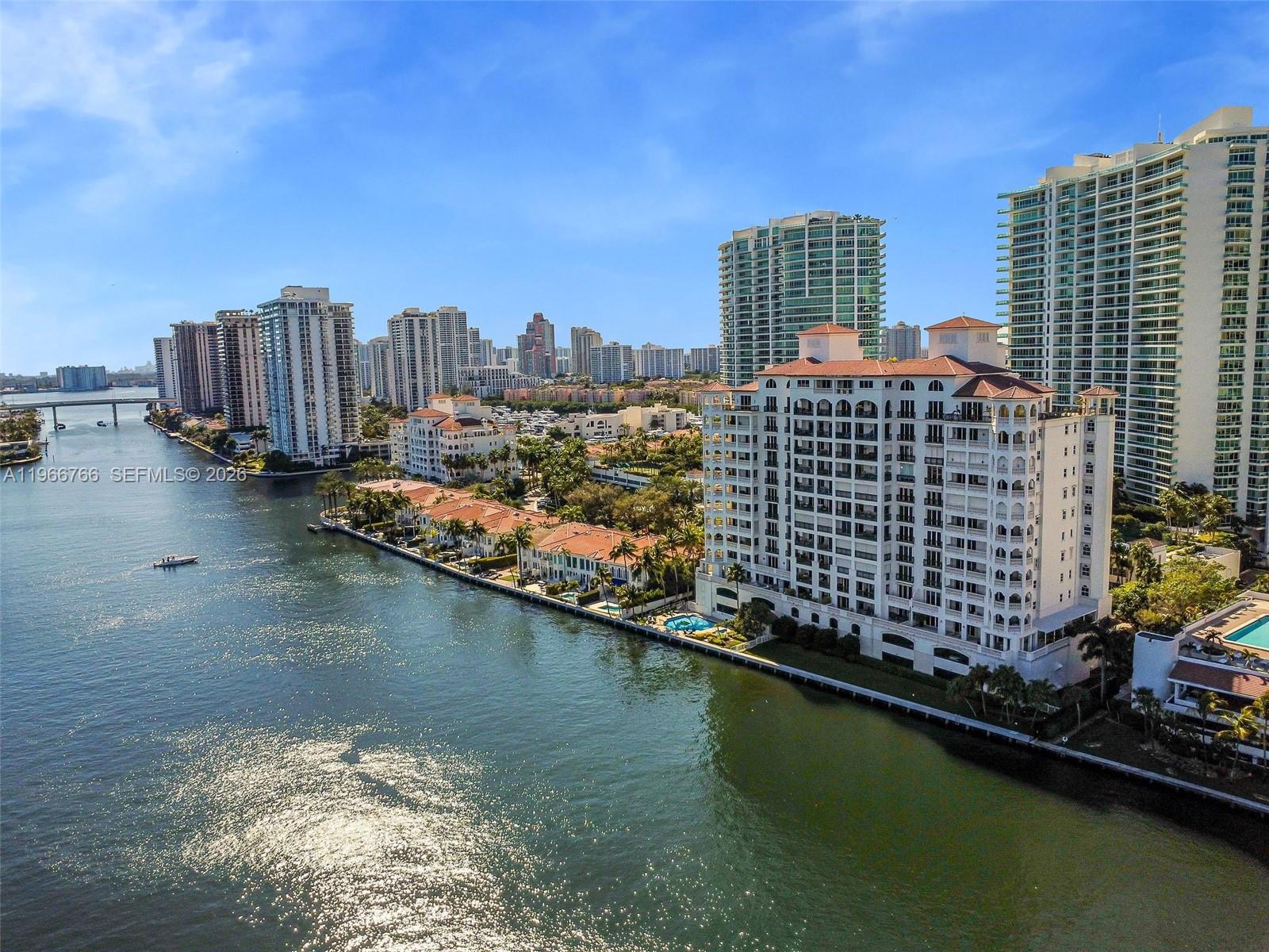 BELLA VISTA MID RISE NORT - Residential