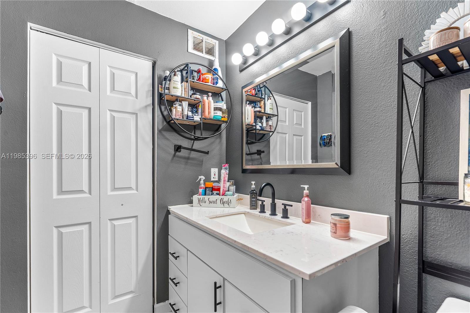 PALM LAKE CONDO - Residential