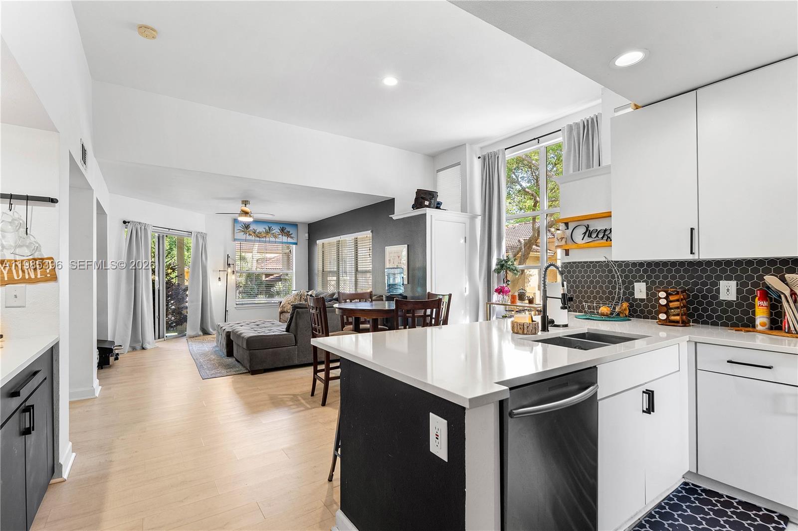 PALM LAKE CONDO - Residential