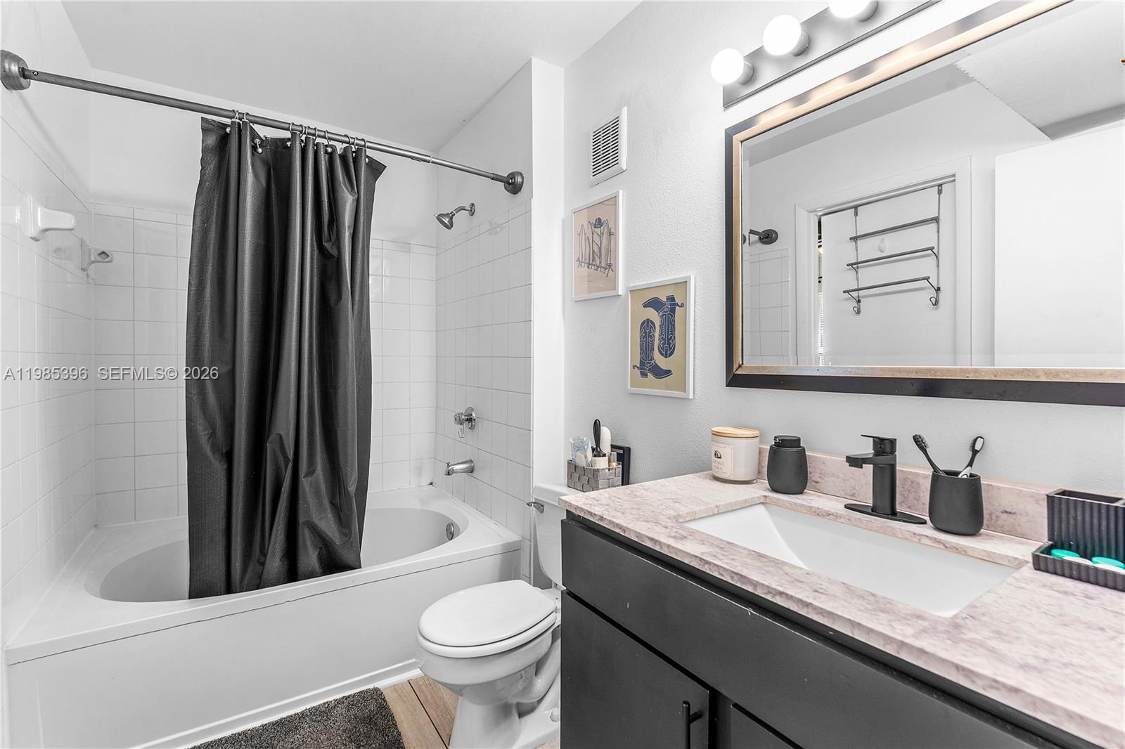 PALM LAKE CONDO - Residential