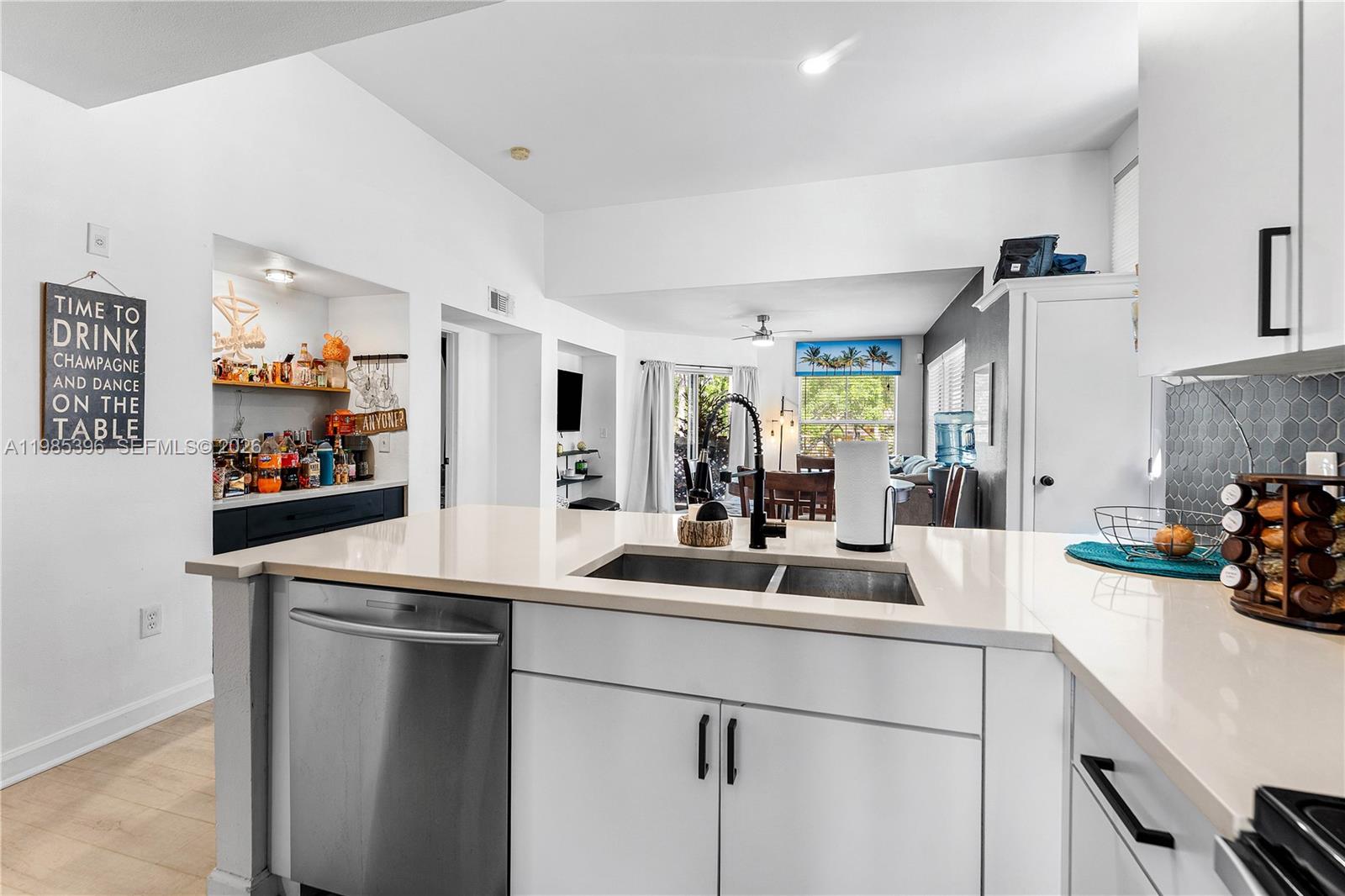 PALM LAKE CONDO - Residential