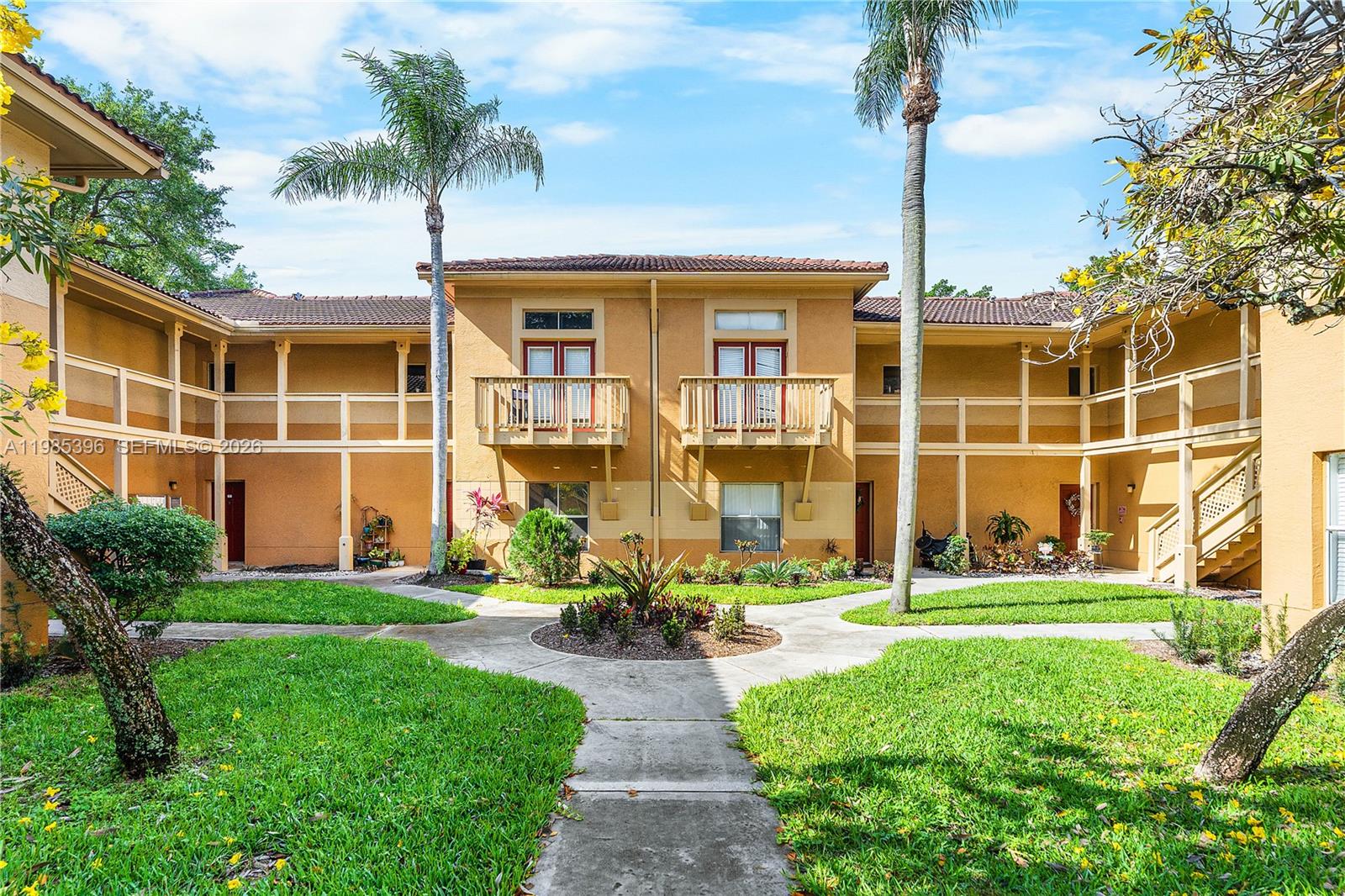 PALM LAKE CONDO - Residential