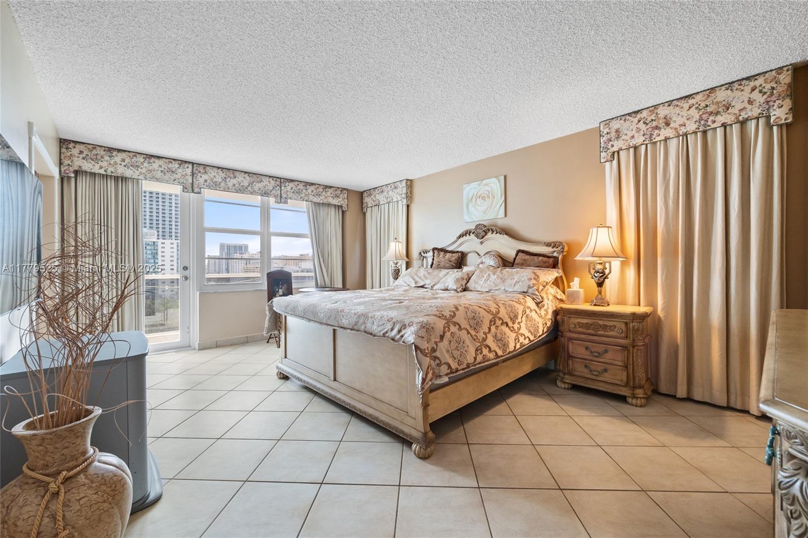 SEA AIR TOWERS CONDO - Residential Lease