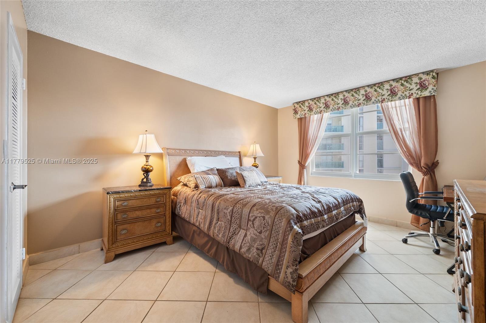 SEA AIR TOWERS CONDO - Residential Lease