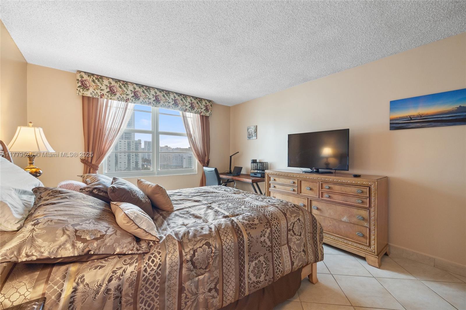 SEA AIR TOWERS CONDO - Residential Lease