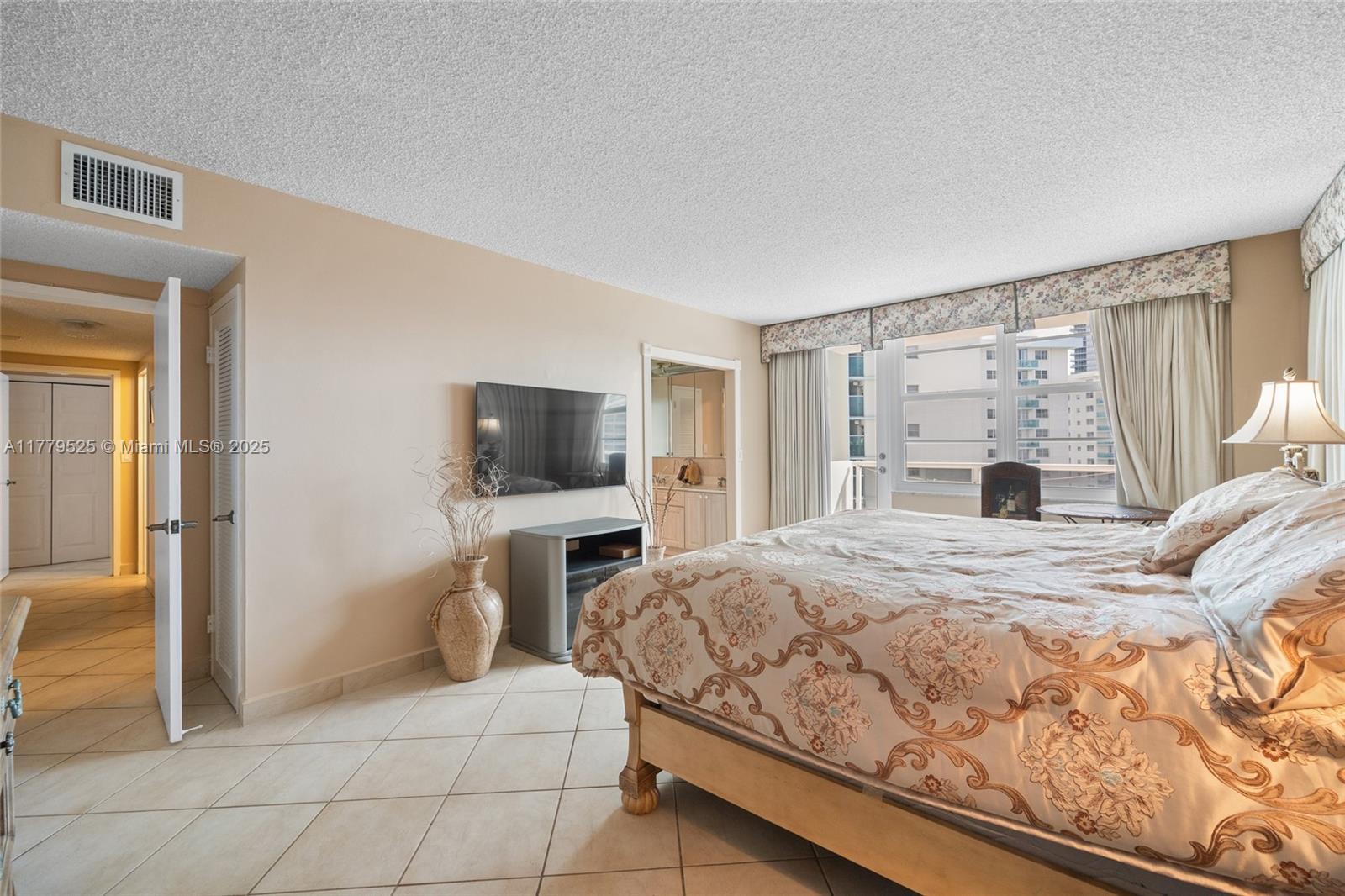 SEA AIR TOWERS CONDO - Residential Lease