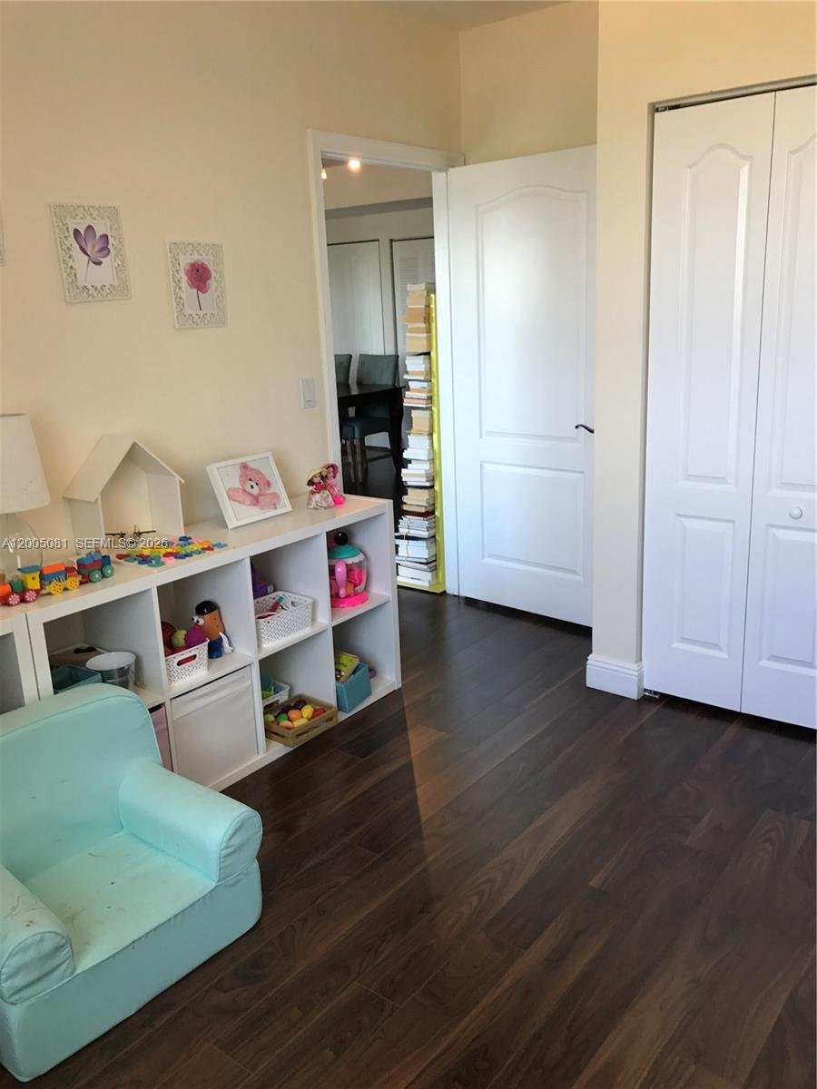 GABLES VIEW CONDO - Residential Lease