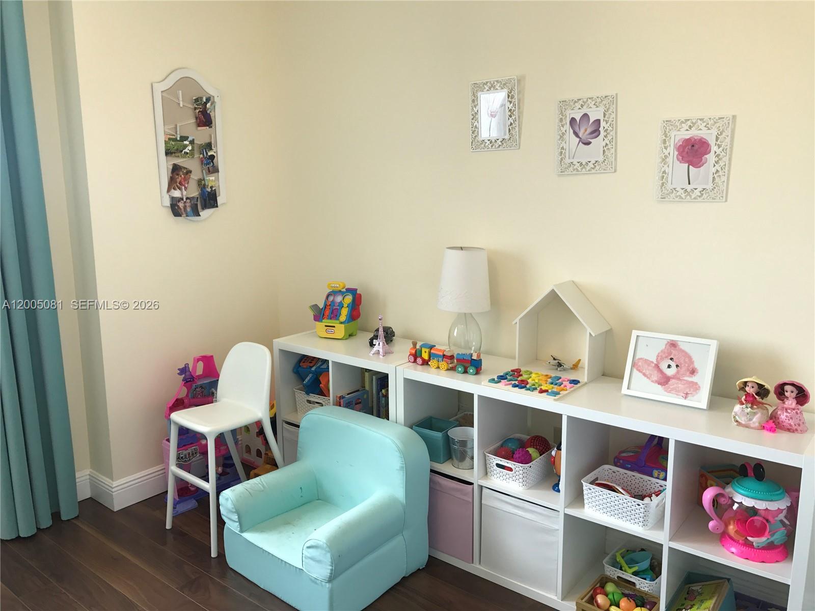 GABLES VIEW CONDO - Residential Lease