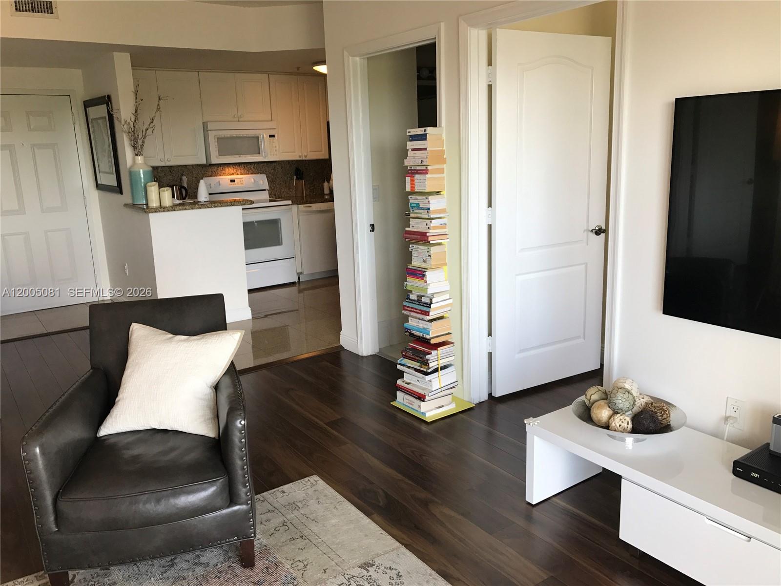 GABLES VIEW CONDO - Residential Lease