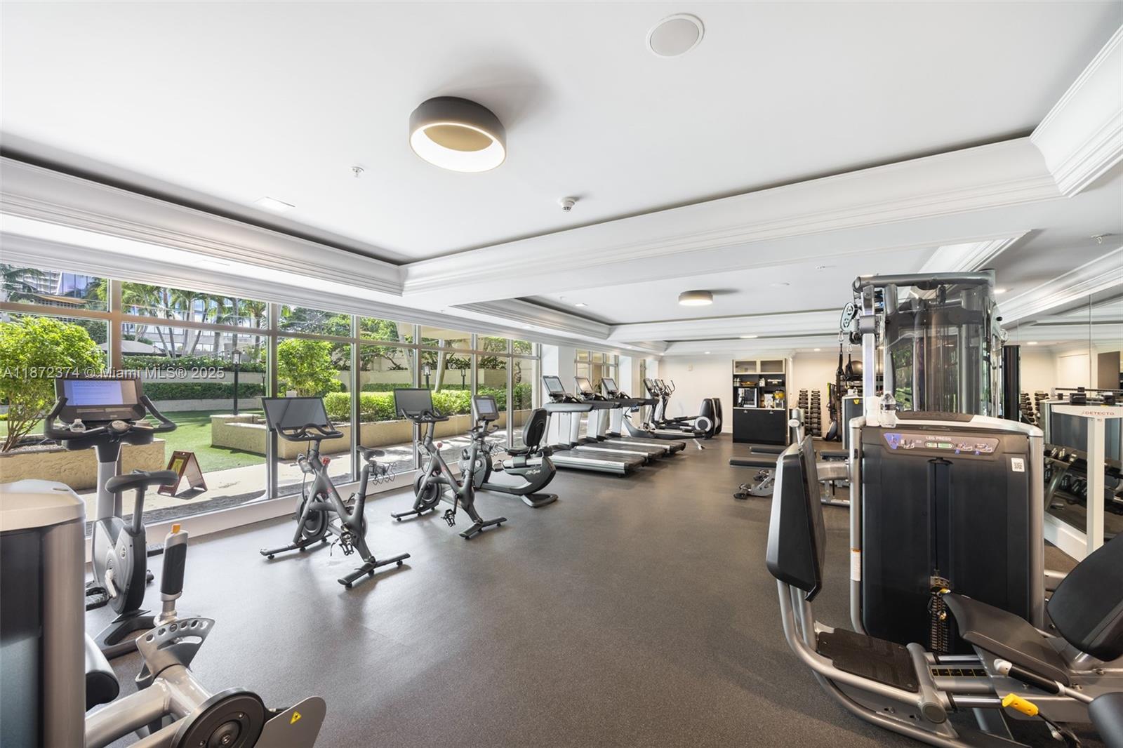 THE EXECUTIVE RESIDENCES - Residential