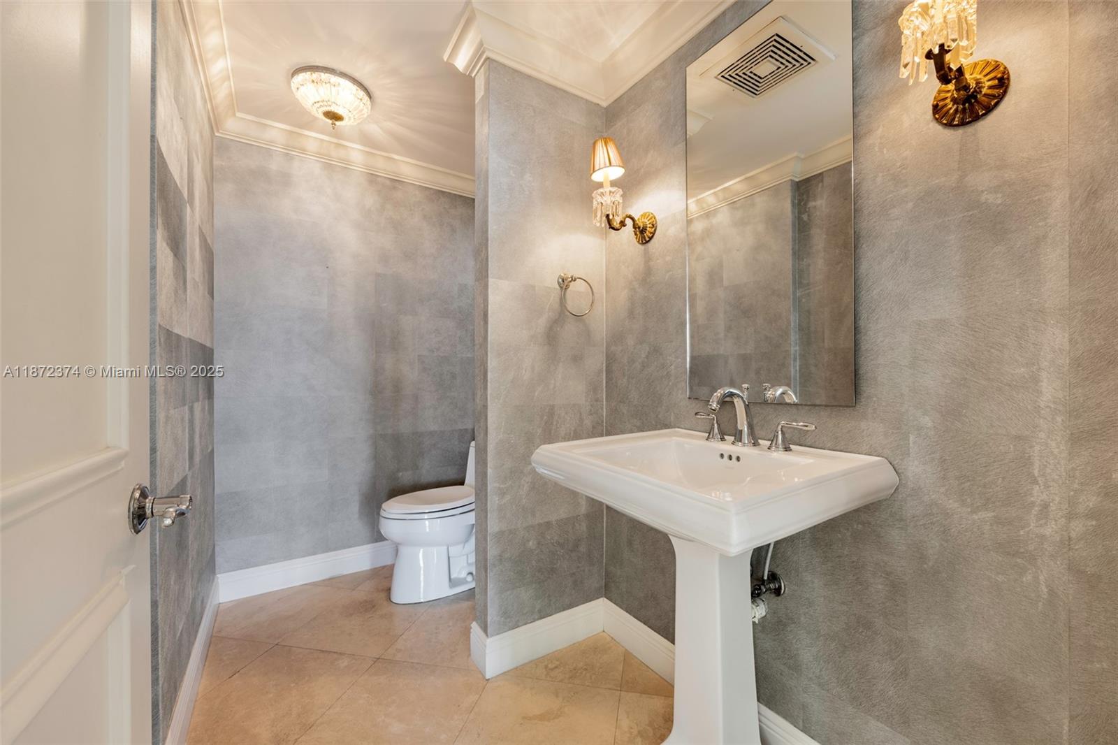 THE EXECUTIVE RESIDENCES - Residential