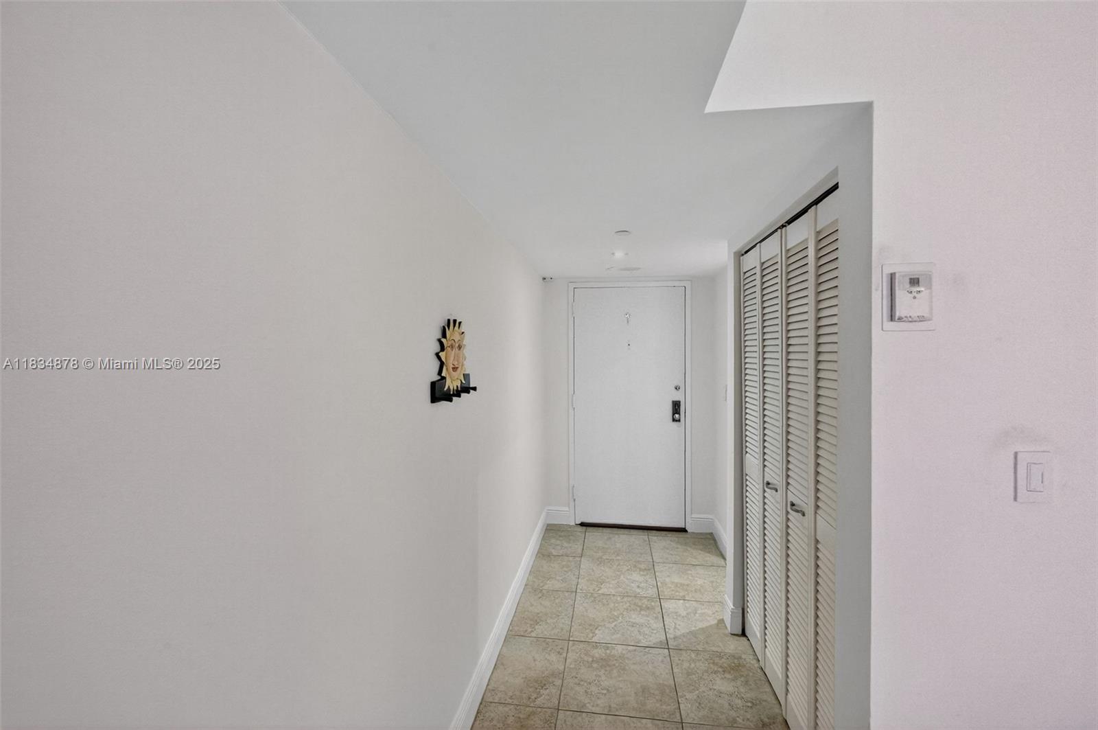 2401 Collins Ave 1212