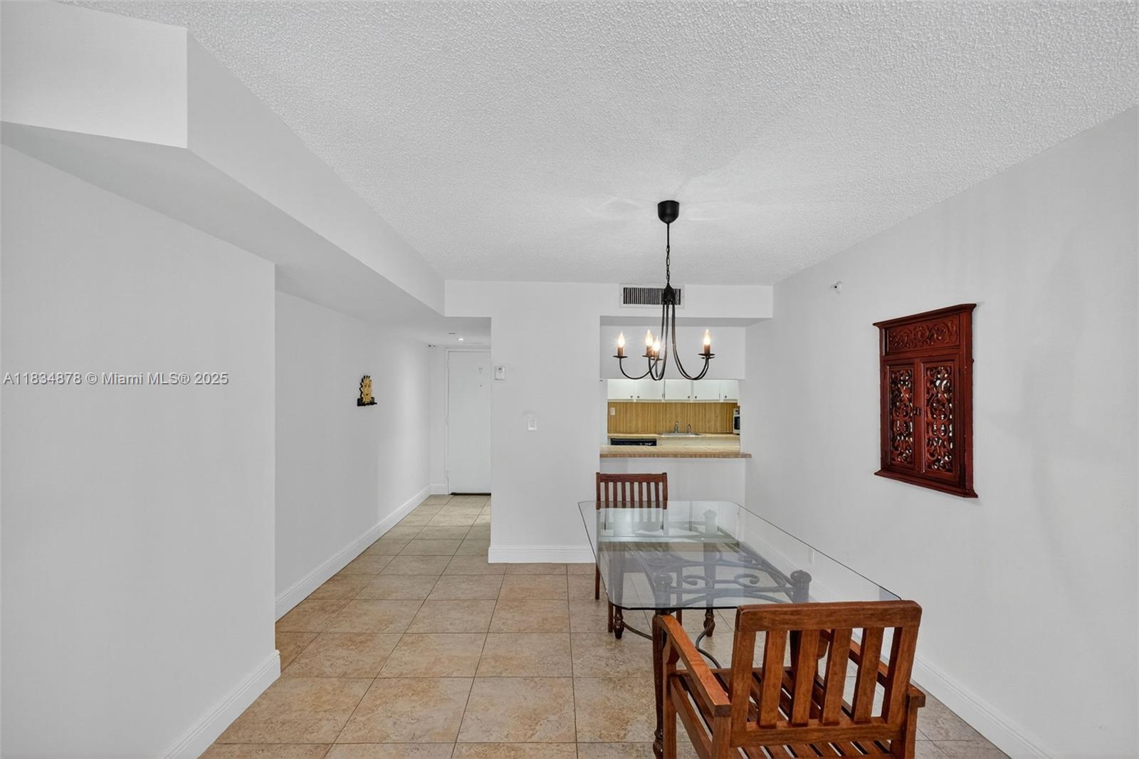 2401 Collins Ave 1212