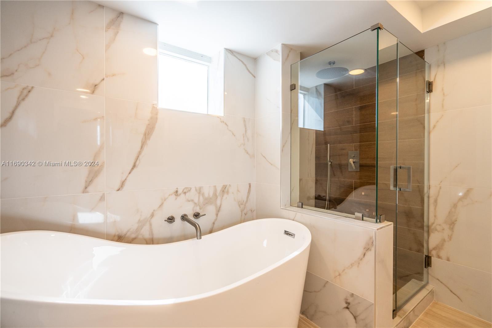 SUNSET HARBOUR SOUTH COND - Residential Lease