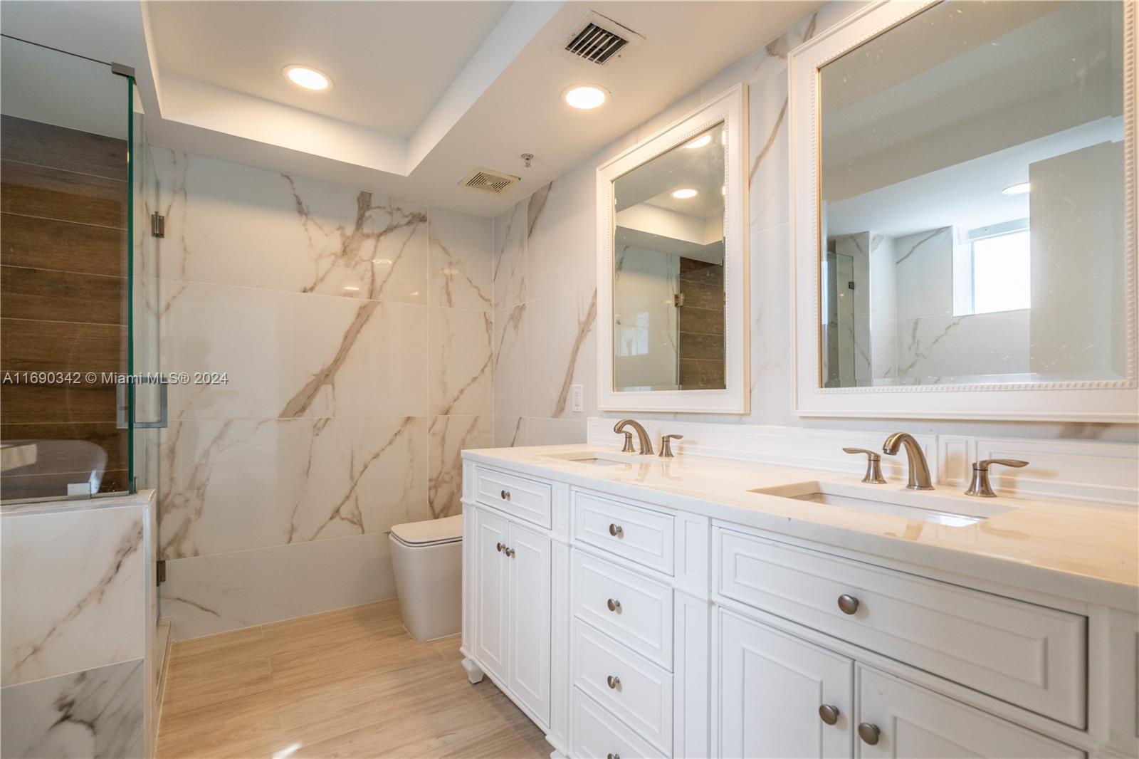 SUNSET HARBOUR SOUTH COND - Residential Lease