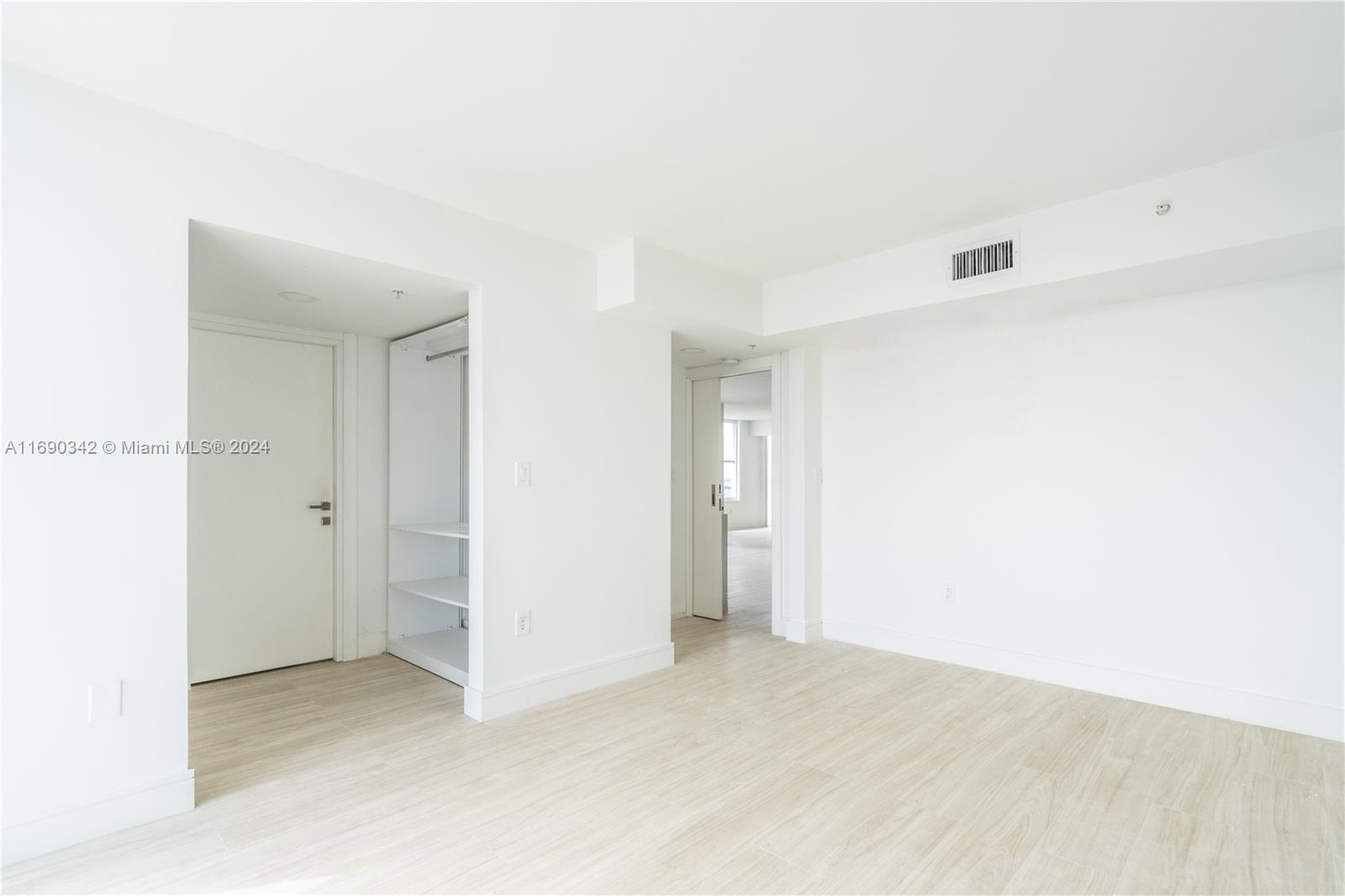 SUNSET HARBOUR SOUTH COND - Residential Lease